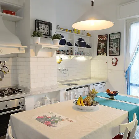 Lighthouse 5 Terre Апартаменты *